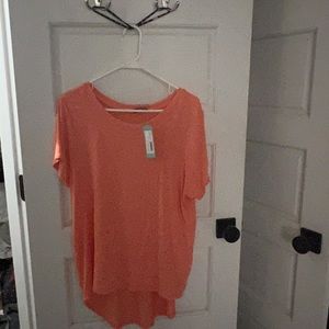 Short sleeve lightweight top